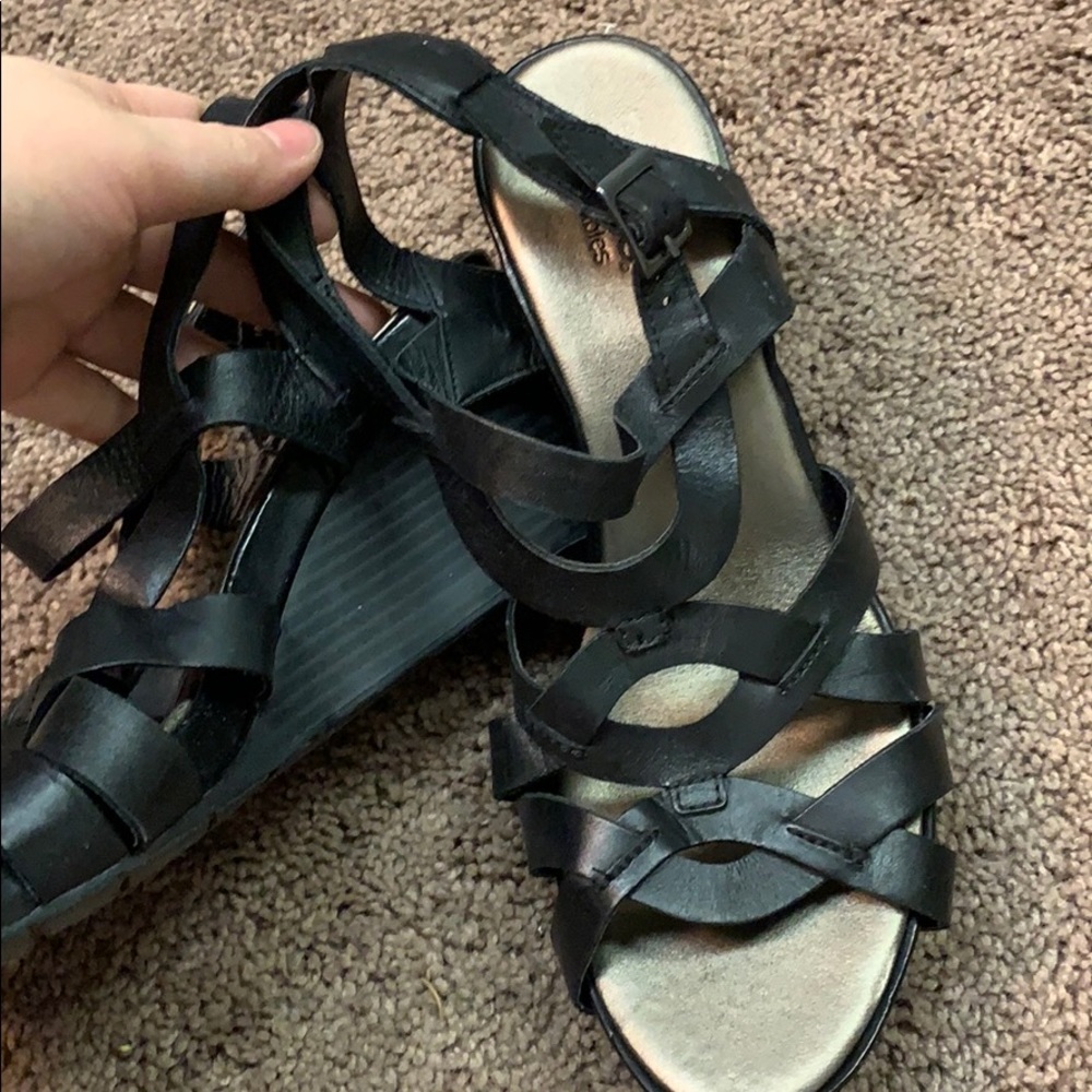 Shoes - Picture 2 of 3